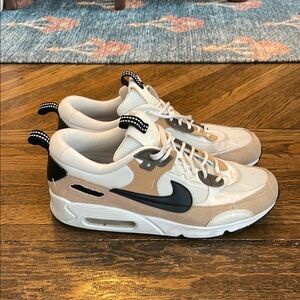 Nike Women's Sneakers in Cream and Black